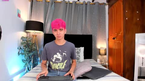 Snapshot of novaybrian chatting on 21, 2, 2025 NovayBrian online show from 21, 2, 2025