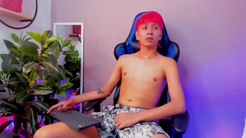 Snapshot of novaybrian chatting on 7, 3, 2025 NovayBrian online show from 7, 3, 2025