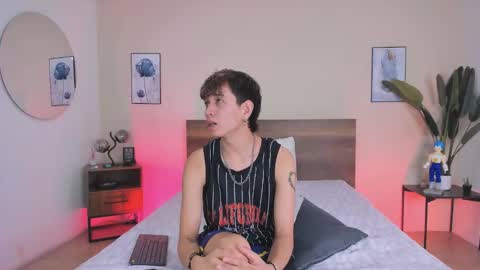 Snapshot of novaybrian chatting on 14, 9, 2025 NovayBrian online show from 14, 9, 2025