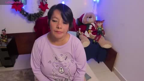 Snapshot of nuit_rose chatting on 2, 1, 2025 nuit_rose online show from 2, 1, 2025