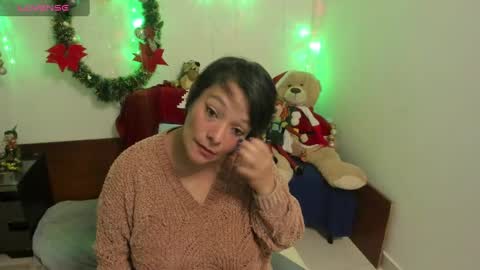 Snapshot of nuit_rose chatting on 4, 1, 2025 nuit_rose online show from 4, 1, 2025