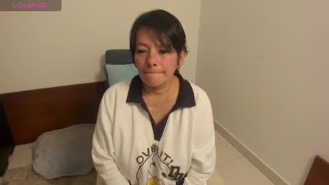 Snapshot of nuit_rose chatting on 8, 1, 2025 nuit_rose online show from 8, 1, 2025