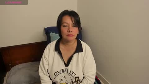 Snapshot of nuit_rose chatting on 4, 3, 2025 nuit_rose online show from 4, 3, 2025