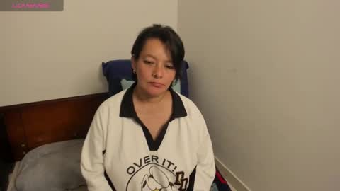 Snapshot of nuit_rose chatting on 4, 3, 2025 nuit_rose online show from 4, 3, 2025