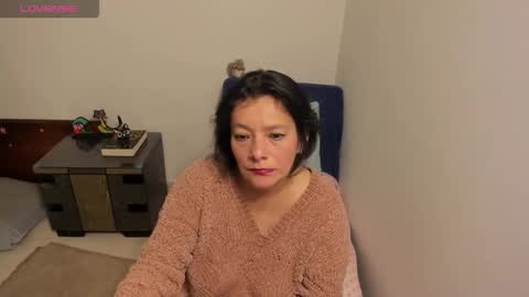 Snapshot of nuit_rose chatting on 12, 9, 2025 nuit_rose online show from 12, 9, 2025