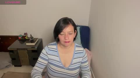 Snapshot of nuit_rose chatting on 14, 9, 2025 nuit_rose online show from 14, 9, 2025