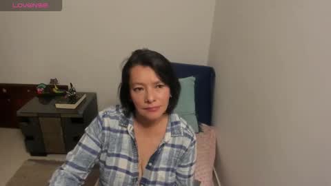 Snapshot of nuit_rose chatting on 11, 10, 2025 nuit_rose online show from 11, 10, 2025