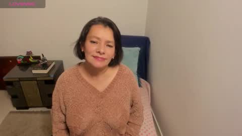 Snapshot of nuit_rose chatting on 12, 10, 2025 nuit_rose online show from 12, 10, 2025