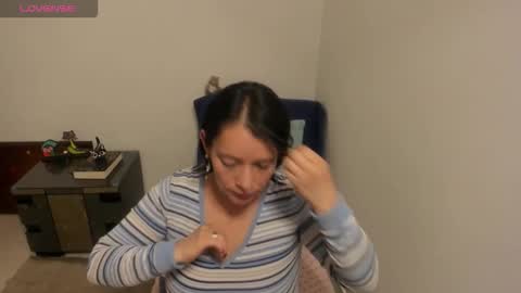 Snapshot of nuit_rose chatting on 13, 10, 2025 nuit_rose online show from 13, 10, 2025