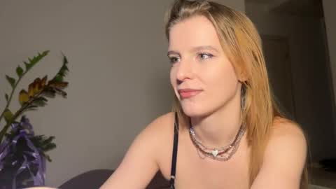 nura_foxx online show from 13, 2, 2026