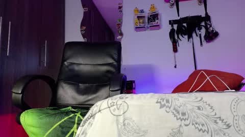 Snapshot of nymphobuddies chatting on 1, 3, 2026 David and Steven Independents online show from 1, 3, 2026