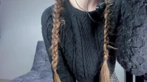 Laura nyu online show from 29, 10, 2025