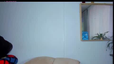 Laura nyu online show from 22, 3, 2026