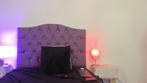   online show from 27, 1, 2025