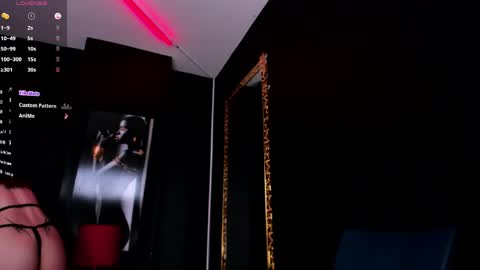 Snapshot of nyxx_moon chatting on 18, 5, 2026 Nyx Moon Schedule 1500 - 2200 online show from 18, 5, 2026