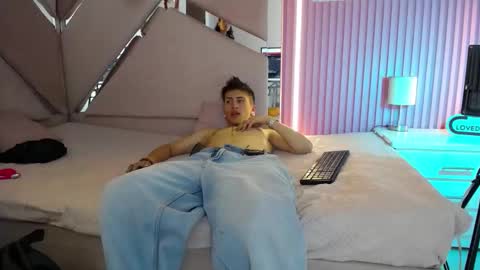 Snapshot of oblivionlove chatting on 17, 12, 2025 oblivionlove online show from 17, 12, 2025