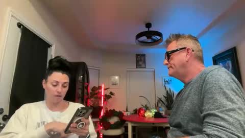 SimplyUs online show from 19, 11, 2025