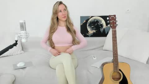 Snapshot of oceanic_soul chatting on 4, 4, 2026 Liana online show from 4, 4, 2026