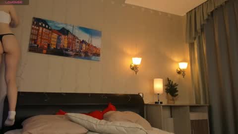 Lynna online show from 11, 2, 2025