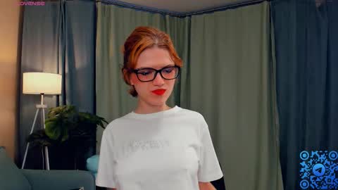 Snapshot of odettechurchwell chatting on 12, 10, 2025 Eli online show from 12, 10, 2025