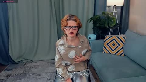 Snapshot of odettechurchwell chatting on 28, 10, 2025 Eli online show from 28, 10, 2025