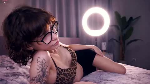 Thea online show from 24, 10, 2025