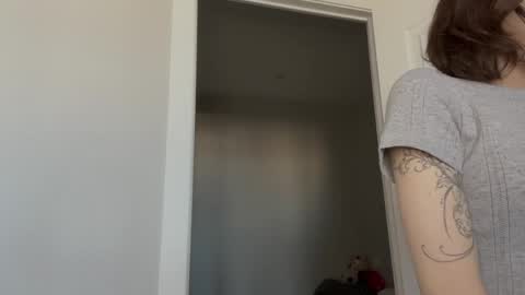 Snapshot of odettehatt chatting on 16, 4, 2026 Thea online show from 16, 4, 2026