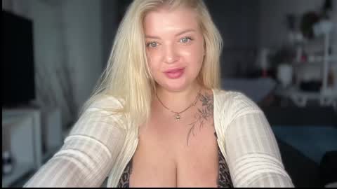 Snapshot of odriolsen chatting on 23, 4, 2026 Odri online show from 23, 4, 2026