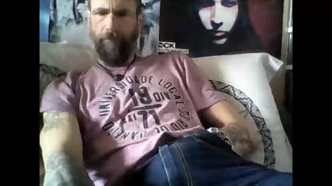 Snapshot of oedipe666 chatting on 21, 4, 2026 oedipe666cam online show from 21, 4, 2026