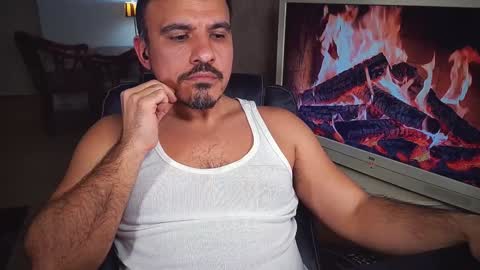 Snapshot of officeman7 chatting on 6, 2, 2025 officeman7 online show from 6, 2, 2025