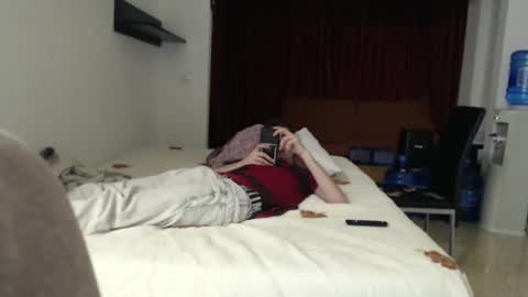 Snapshot of ofsolovicio chatting on 12, 9, 2025 ofsolovicio online show from 12, 9, 2025