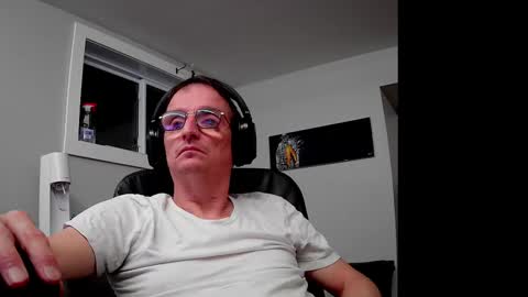 Snapshot of ohbitt chatting on 8, 10, 2025 ohbitt online show from 8, 10, 2025