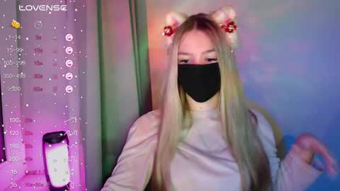 Snapshot of ohiko4545 chatting on 8, 11, 2025 katarina online show from 8, 11, 2025