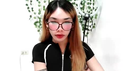 ohmyalessandraxcx online show from 3, 11, 2025