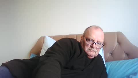 old_fkr online show from 6, 1, 2025