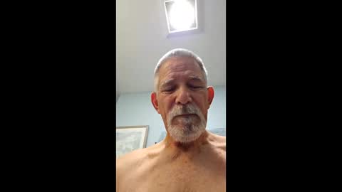 Snapshot of oldermoguy1 chatting on 21, 5, 2026 oldermoguy1 online show from 21, 5, 2026