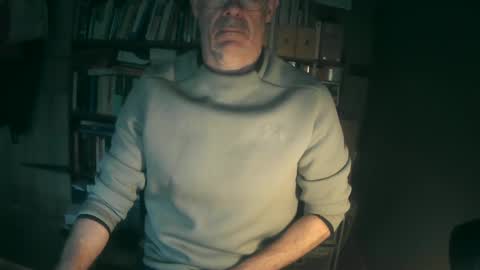 Snapshot of oldhairybastard chatting on 8, 12, 2024 oldhairybastard online show from 8, 12, 2024