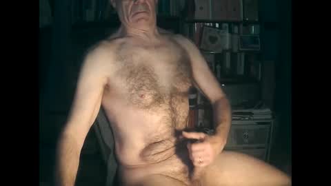 Snapshot of oldhairybastard chatting on 23, 12, 2024 oldhairybastard online show from 23, 12, 2024