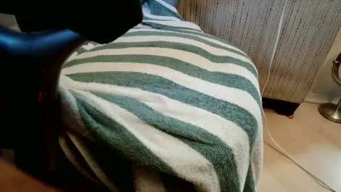 Snapshot of oldhotguy420 chatting on 16, 12, 2025 oldhotguy420 online show from 16, 12, 2025