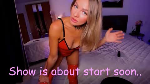 Snapshot of oliva_candy chatting on 20, 12, 2025 oliva_candy online show from 20, 12, 2025