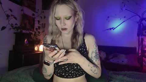 Olive online show from 12, 11, 2025