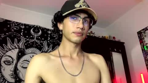 Snapshot of oliver_fast_ chatting on 19, 11, 2025 Oliver fast online show from 19, 11, 2025