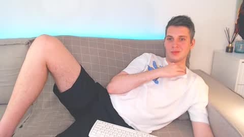 Oliver online show from 8, 2, 2025