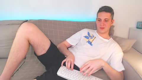 Oliver online show from 5, 3, 2025