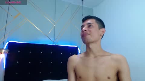 Snapshot of oliver_king_sex chatting on 20, 1, 2025 Oliver Smith online show from 20, 1, 2025