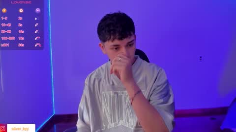 oliveeer online show from 13, 12, 2025