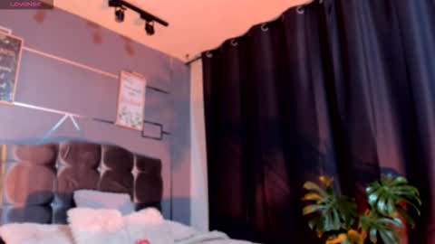 Snapshot of oliver_mr_ chatting on 28, 11, 2025 oliver mr online show from 28, 11, 2025