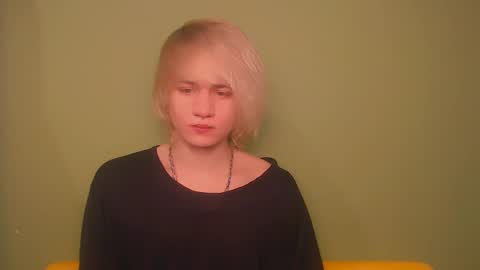 Snapshot of oliver_sweet_ chatting on 2, 2, 2025 Oliver online show from 2, 2, 2025