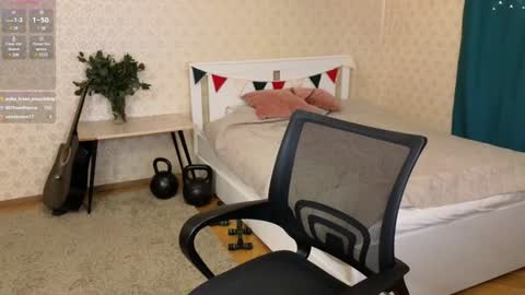 Snapshot of oliver_travis chatting on 3, 2, 2025 Oliver Evans online show from 3, 2, 2025