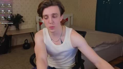 Snapshot of oliver_travis chatting on 10, 2, 2025 Oliver Evans online show from 10, 2, 2025